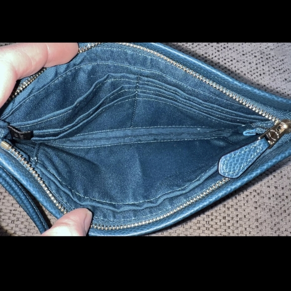 SOLD Coach Teal Card Wallet Wristlet Fits A Phone Aqua Turquoise - Picture 4 of 5